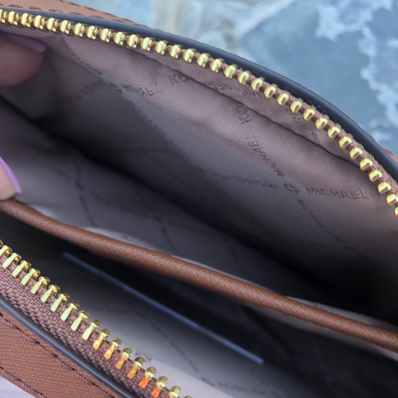 MICHAEL KORS Jet Set Item MK Signature Logo Large Crossbody in Brown and Gold - Picture 8 of 10